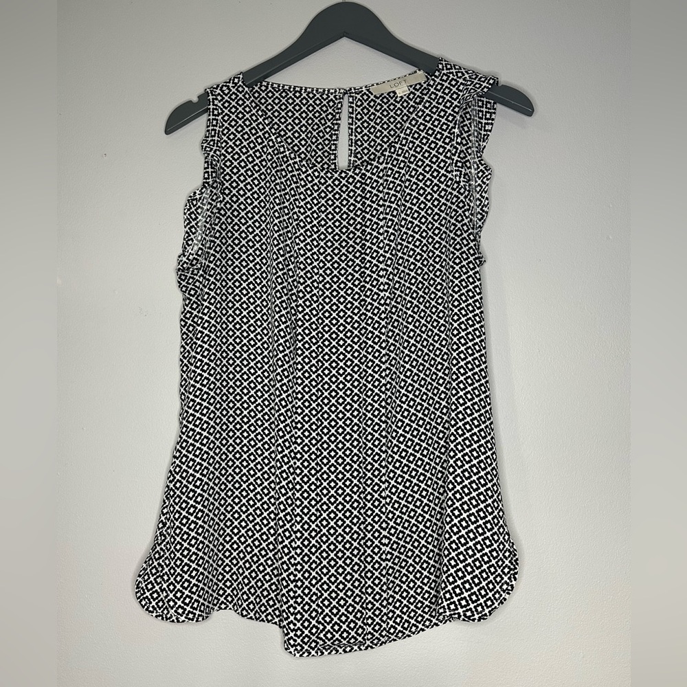 Loft Sleeveless Black & White Geometric Print Top Size M